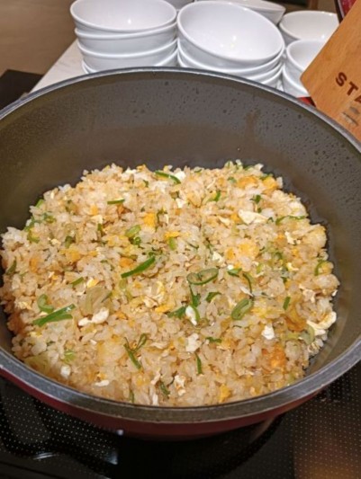 パラパラに仕上げたチャーハン