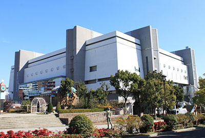 画像：神戸市立中央体育館