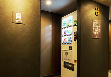 Image:Vending machine (non-alcoholic beverages)
