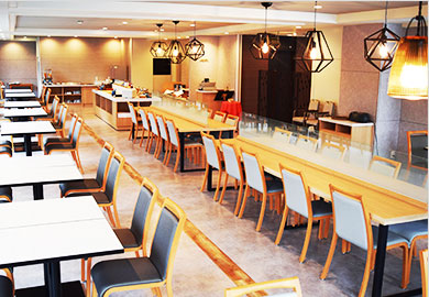 Image:Restaurant “Long Table”